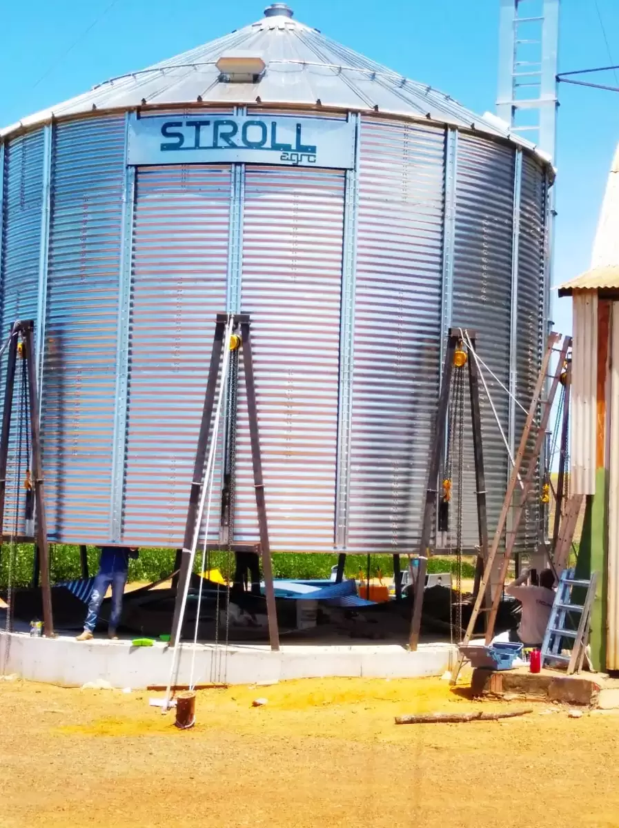 Silo armazenador Stroll instalado em unidade de recebimento de grãos